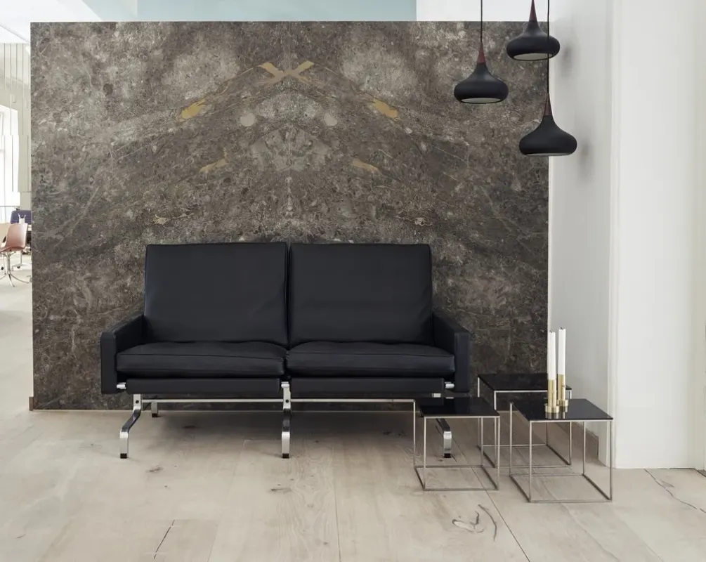 Orient™ Black - Fritz Hansen w Mesmetric