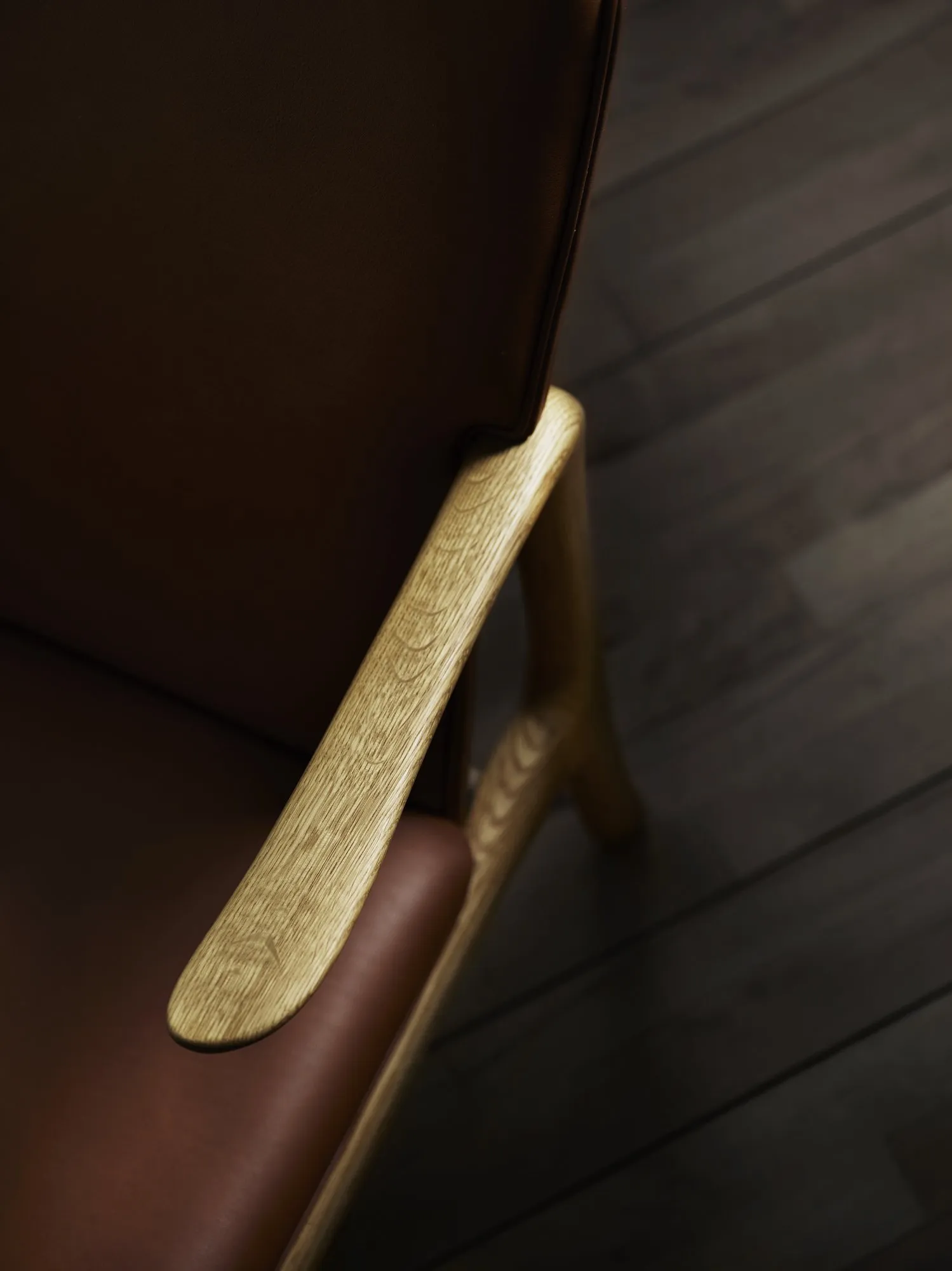 OW124 Beak Chair - Carl Hansen w Mesmetric