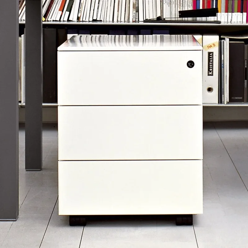 Bureau – Kristalia at Mesmetric