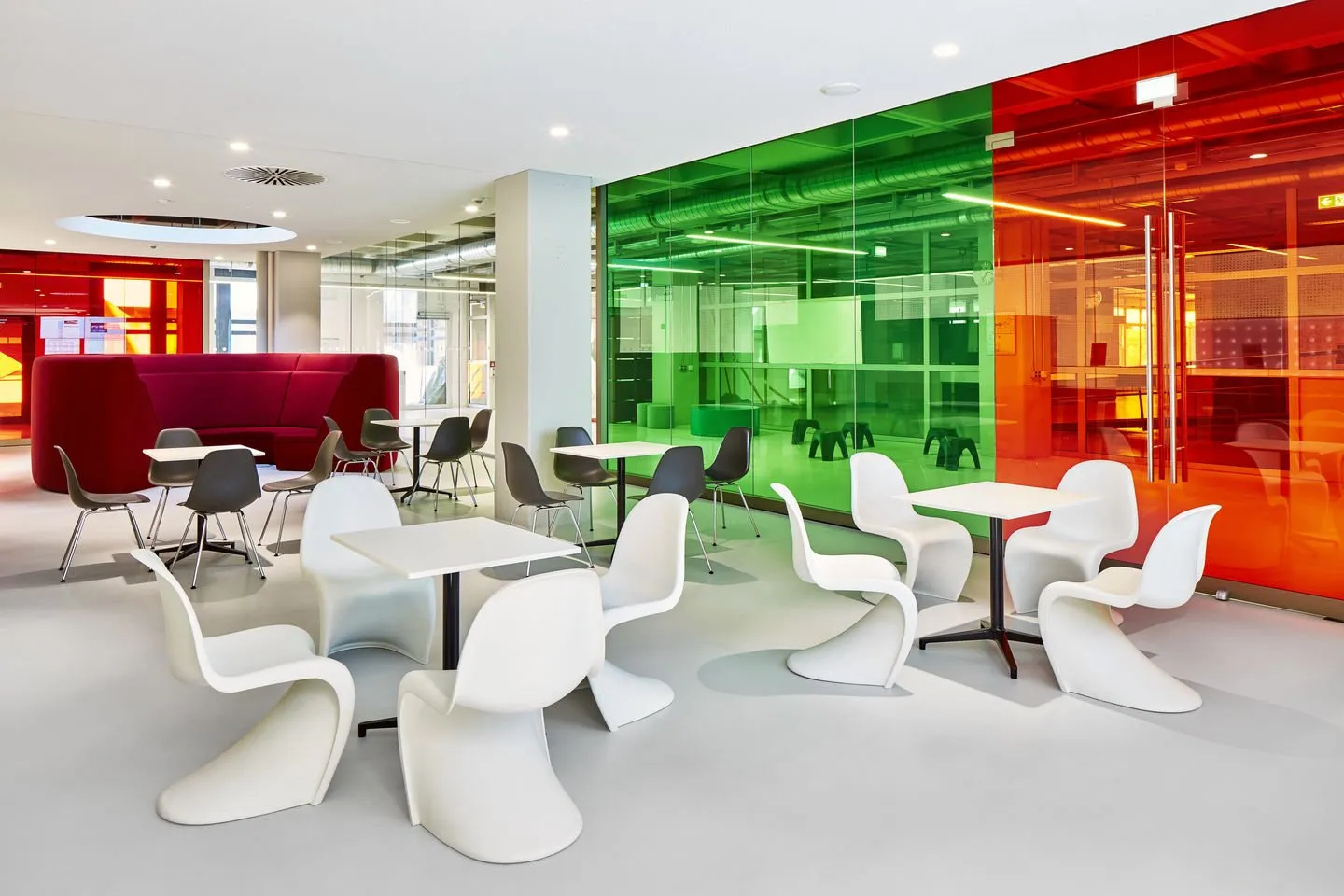 Panton - Vitra w Mesmetric