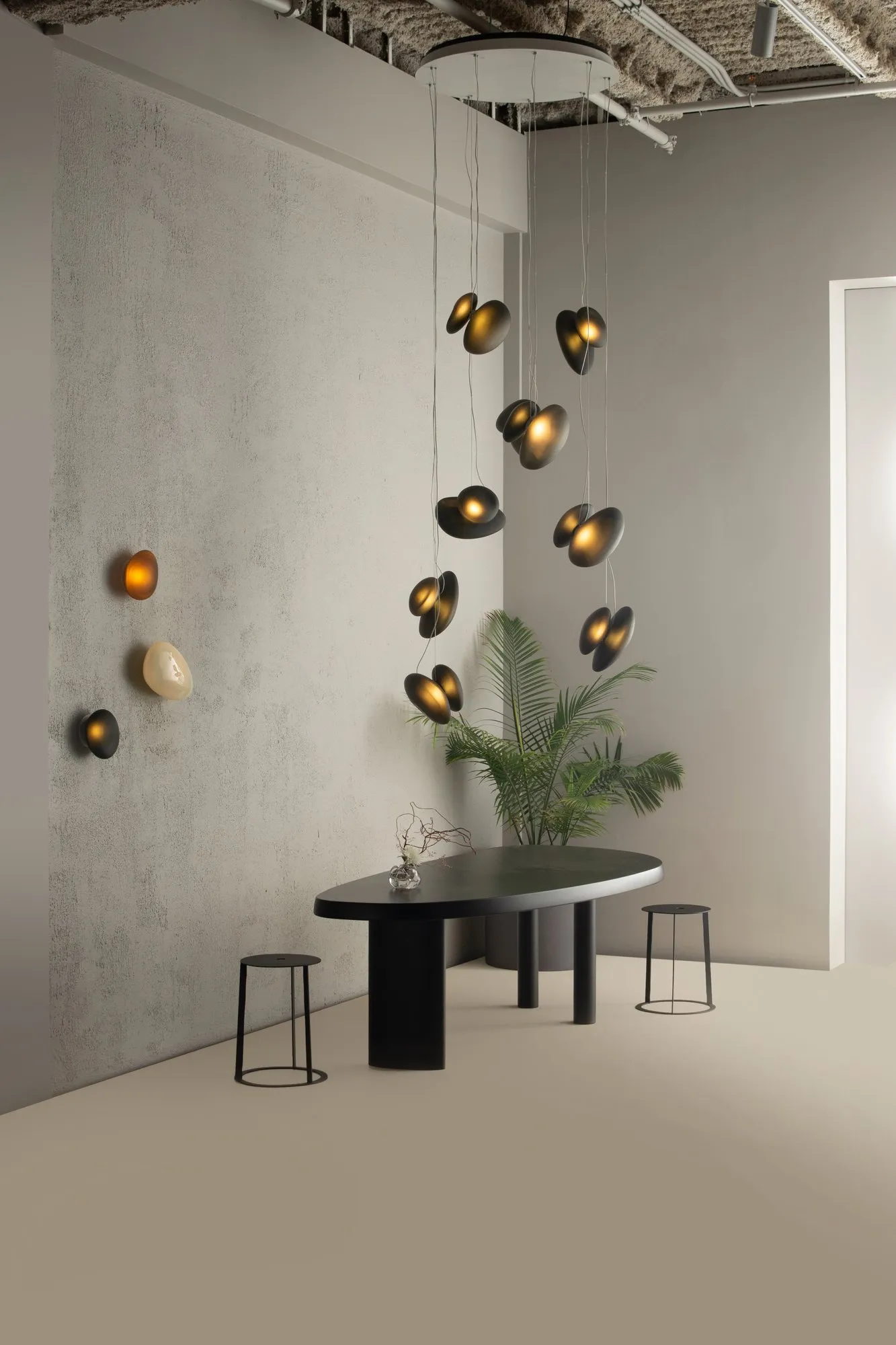 Pebble Chandelier - A-n-d w Mesmetric