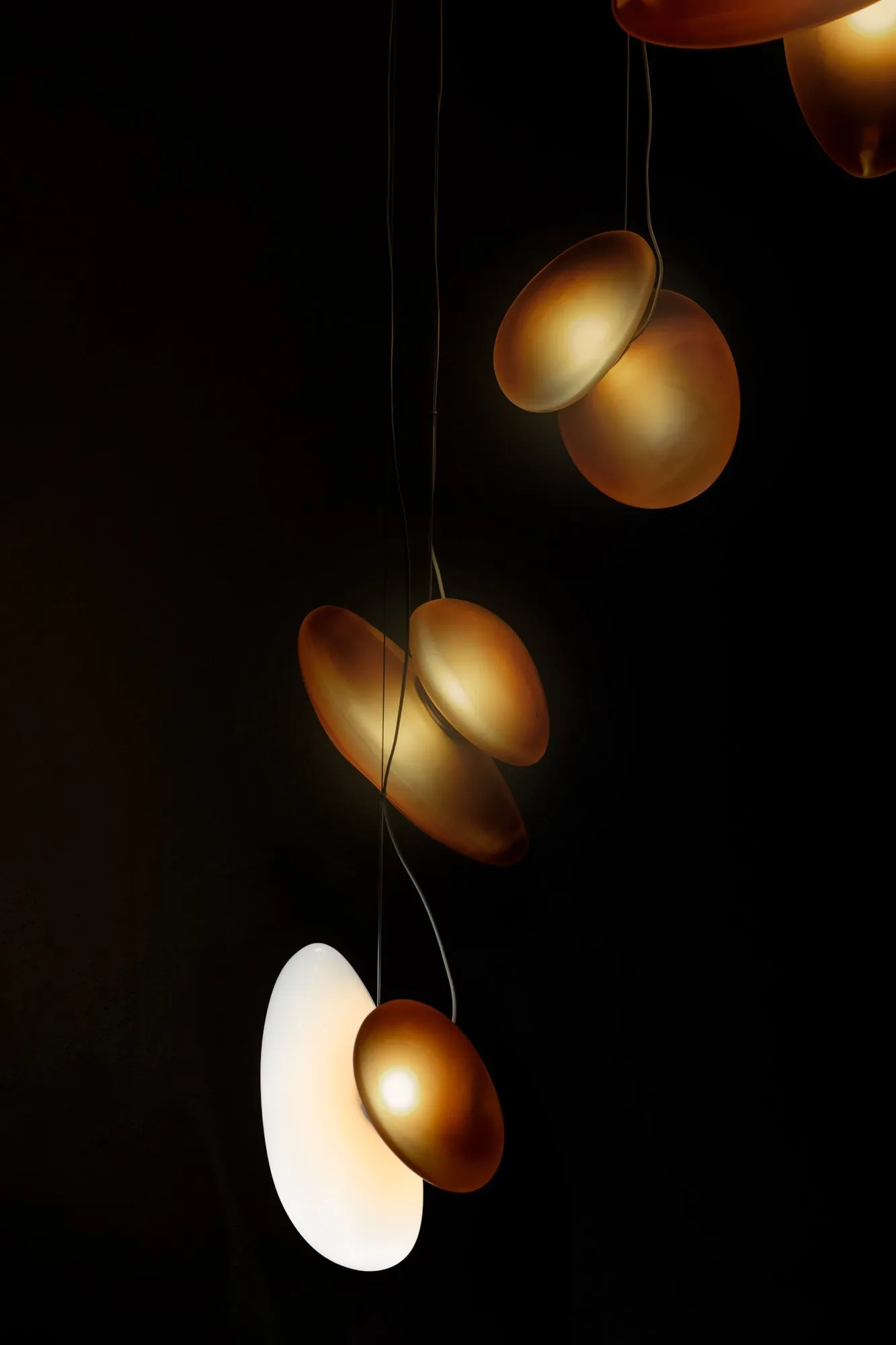 Pebble Chandelier - A-n-d w Mesmetric