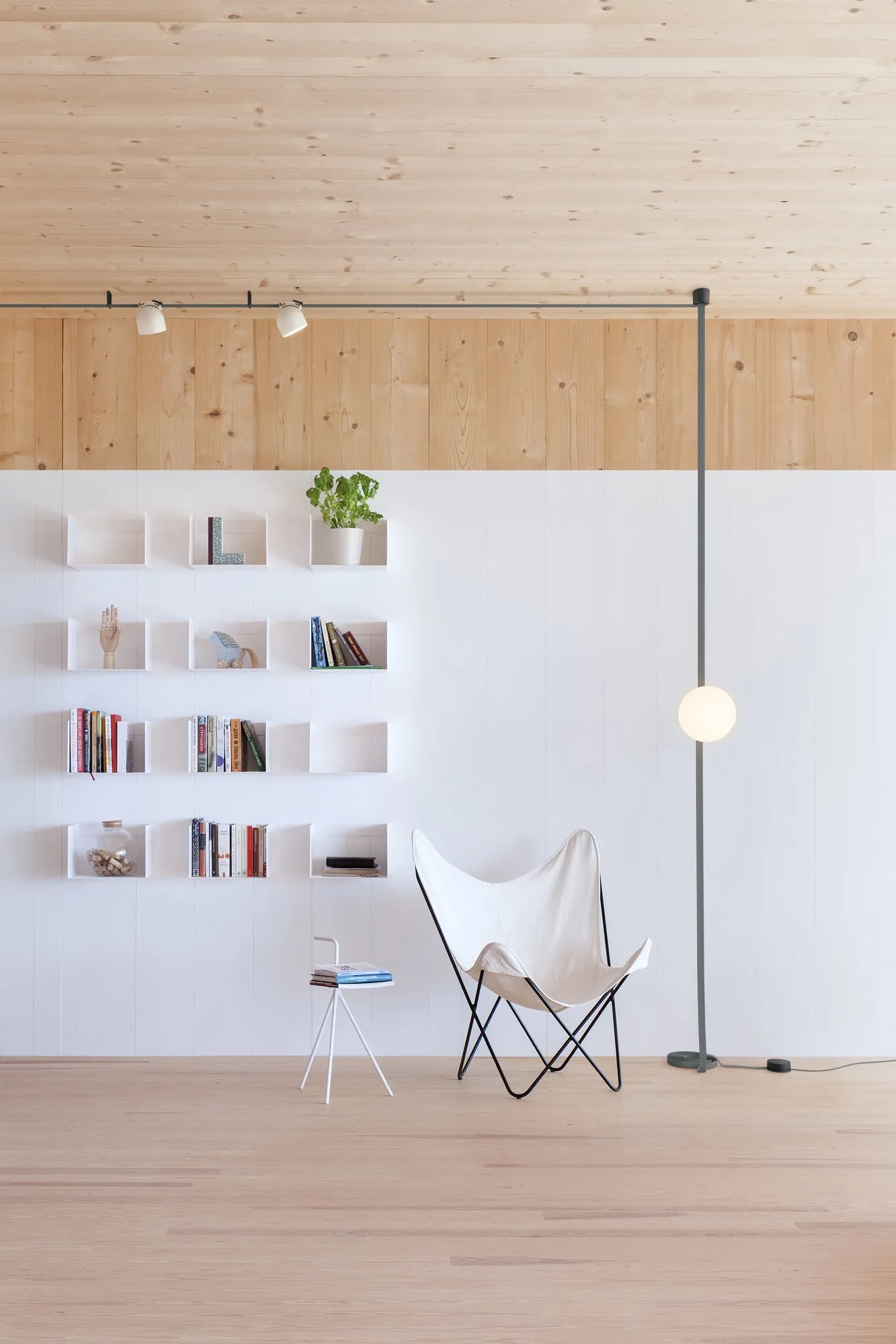 Plusminus – Vibia at Mesmetric