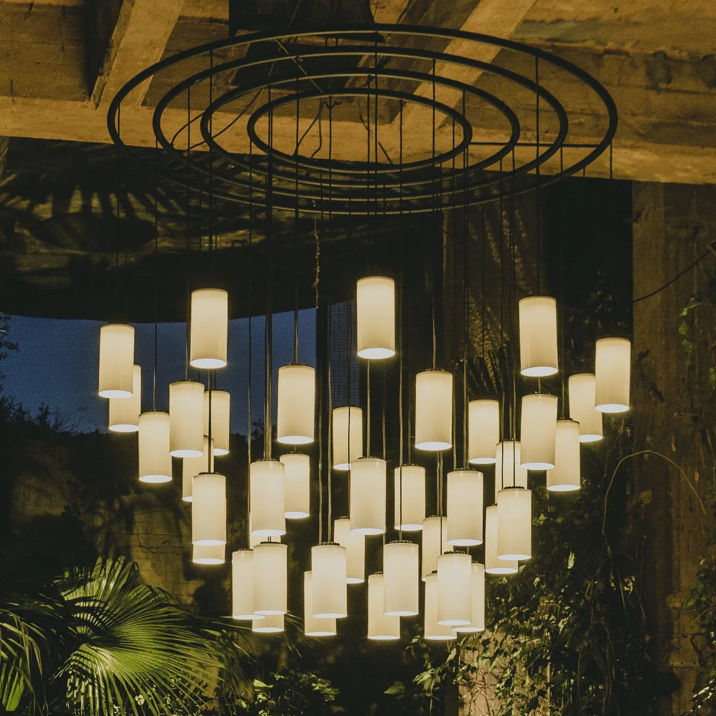 Cirio chandelier - Santa & Cole w Mesmetric