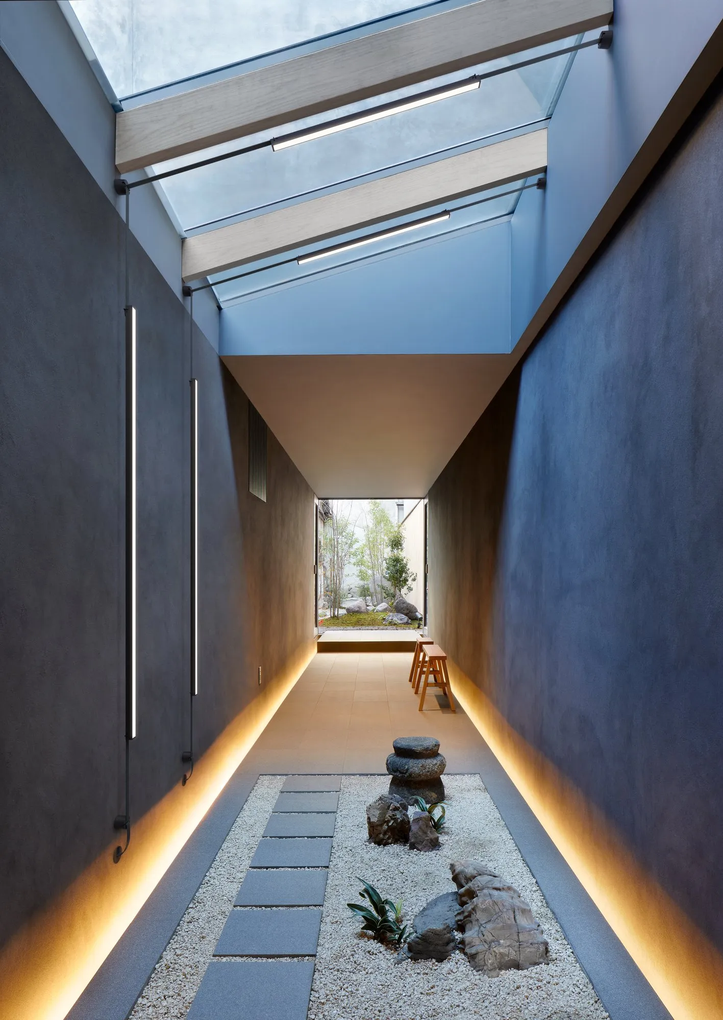 Plusminus – Vibia at Mesmetric