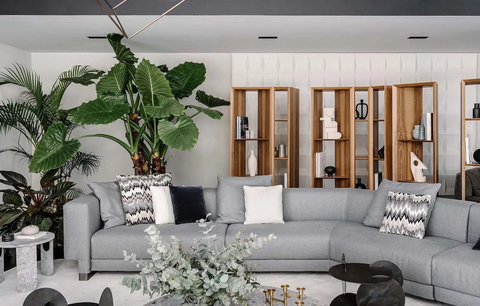 Prism Divider – Gallotti & Radice at Mesmetric