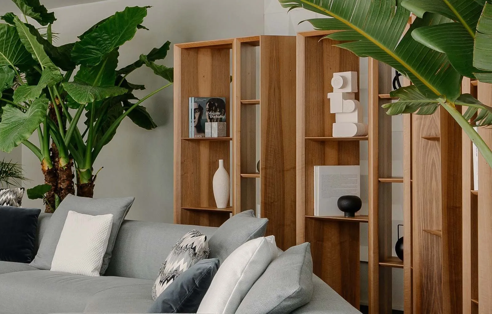 Prism Divider – Gallotti & Radice at Mesmetric