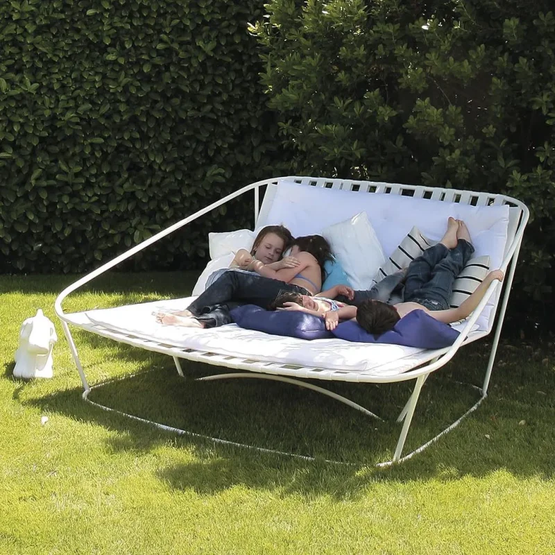 Cloud big armchair outdoor – Arflex at Mesmetric