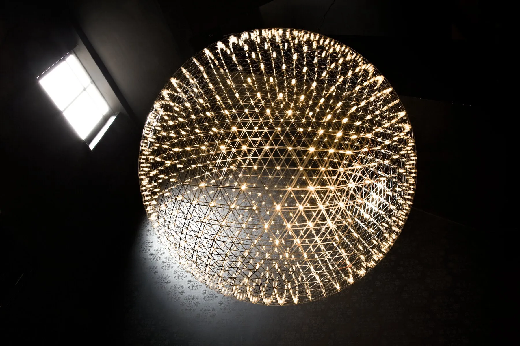 Raimond II – Moooi at Mesmetric