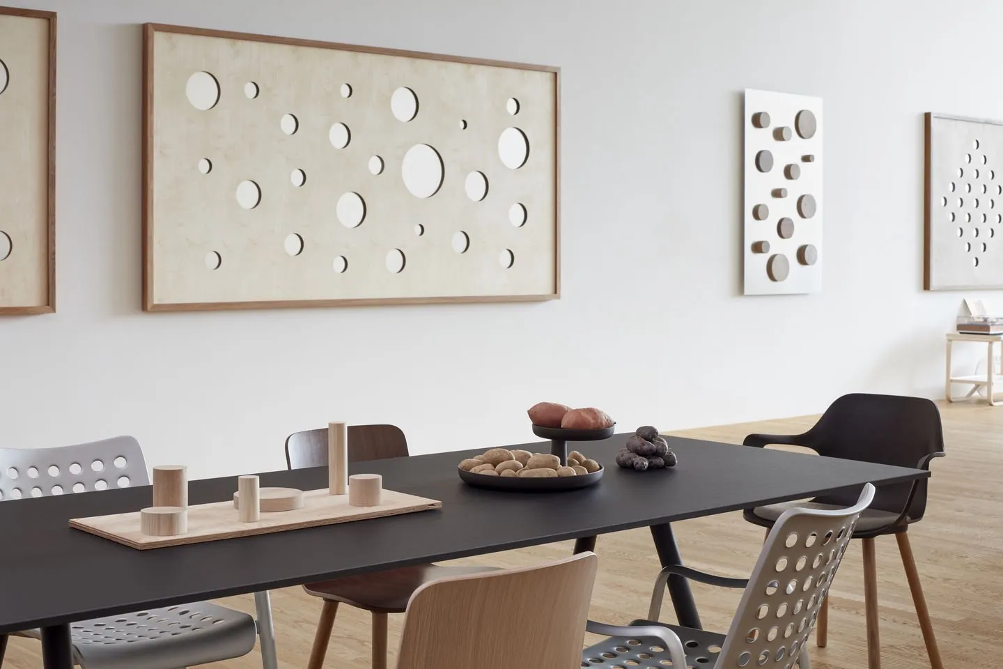 Rotary Tray – Vitra at Mesmetric