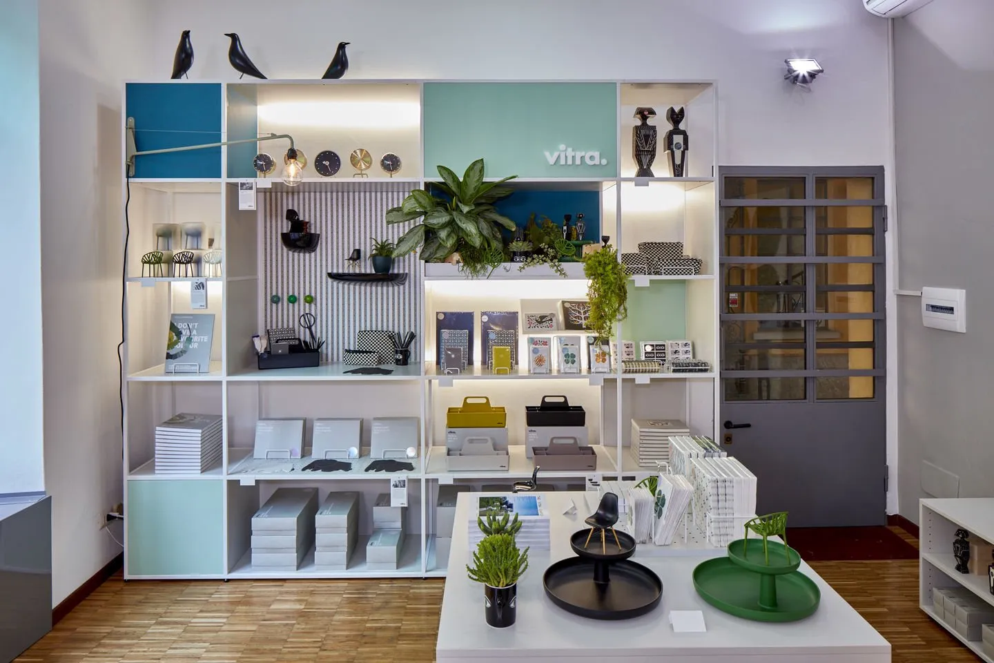 Rotary Tray – Vitra at Mesmetric