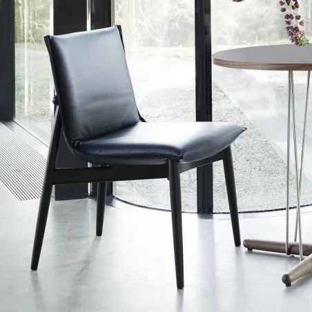 E004 Embrace Chair - Carl Hansen w Mesmetric