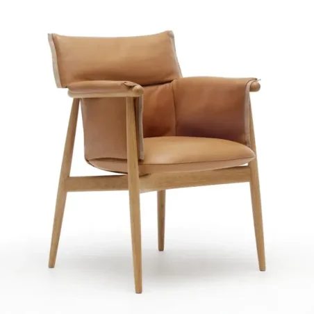 E005 Embrace Chair