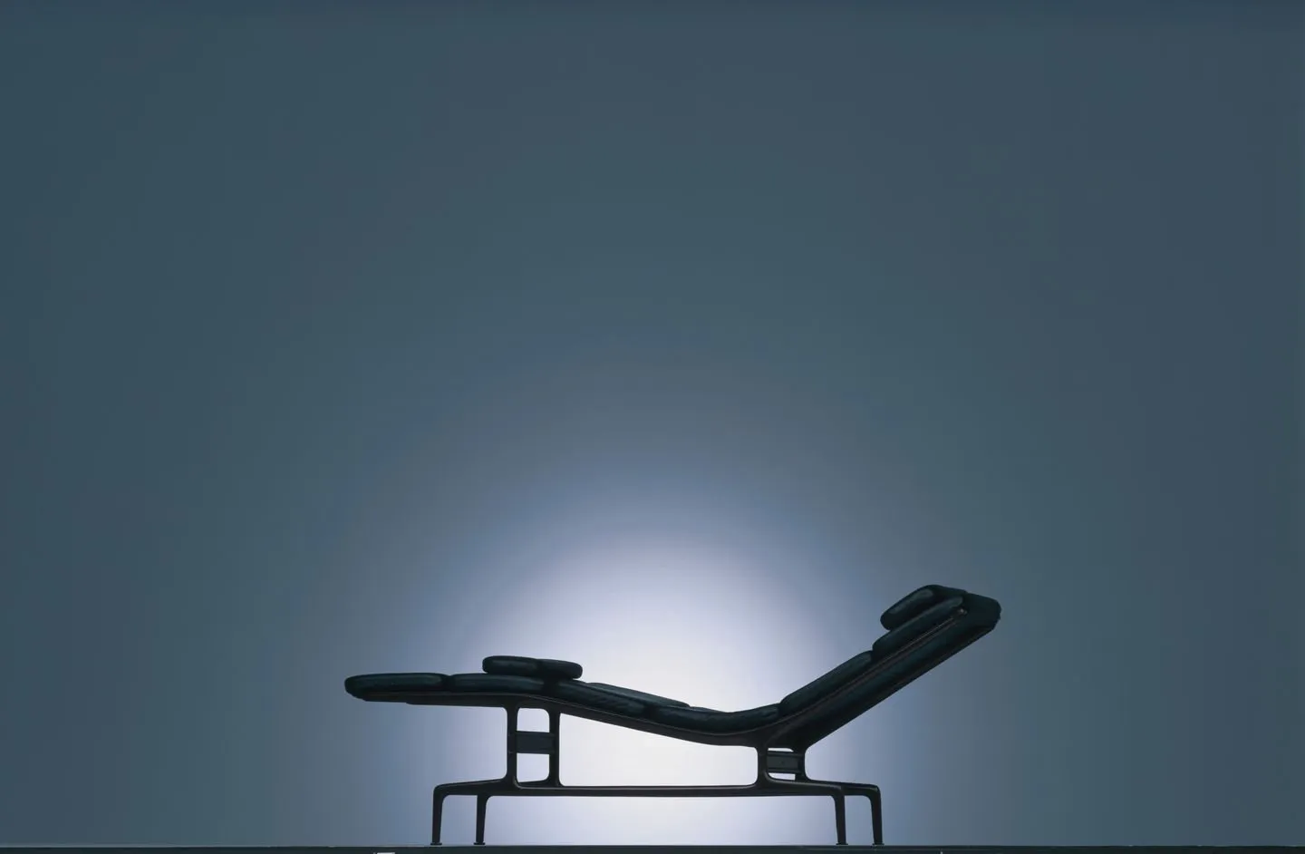 Soft Pad Chaise ES 106 – Vitra at Mesmetric