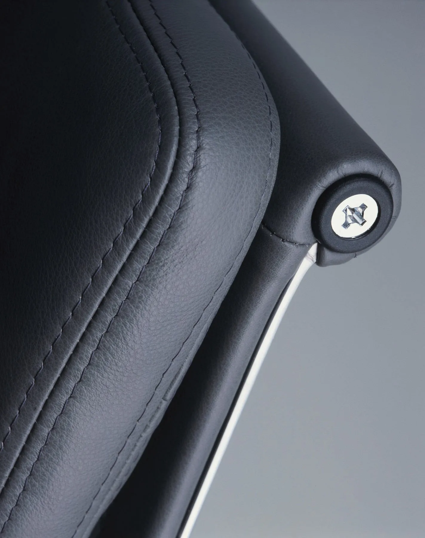 Soft Pad Group EA 219 – Vitra at Mesmetric