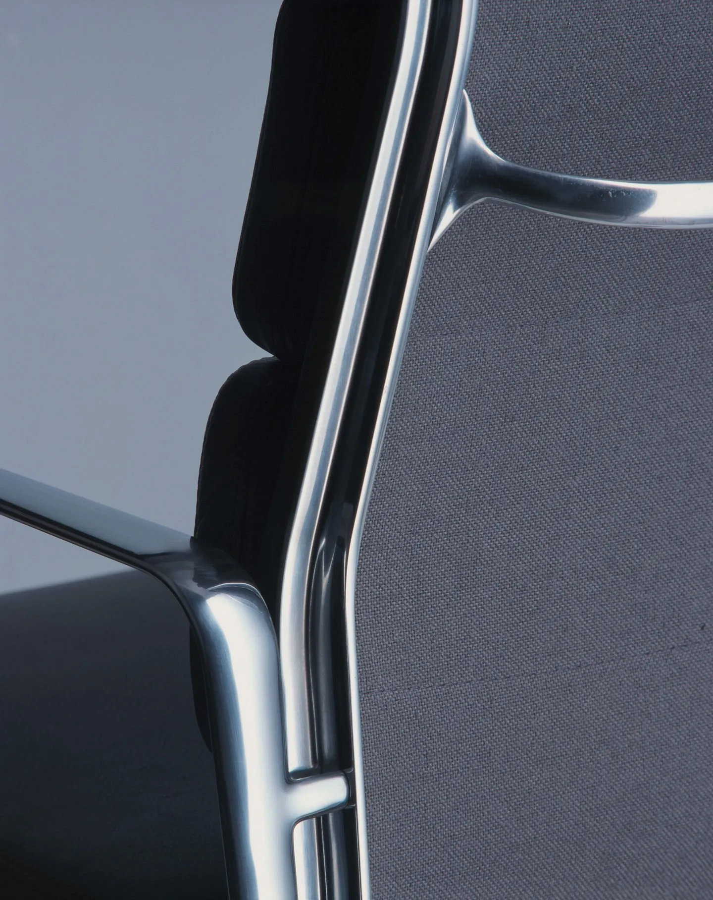Soft Pad Group EA 219 – Vitra at Mesmetric