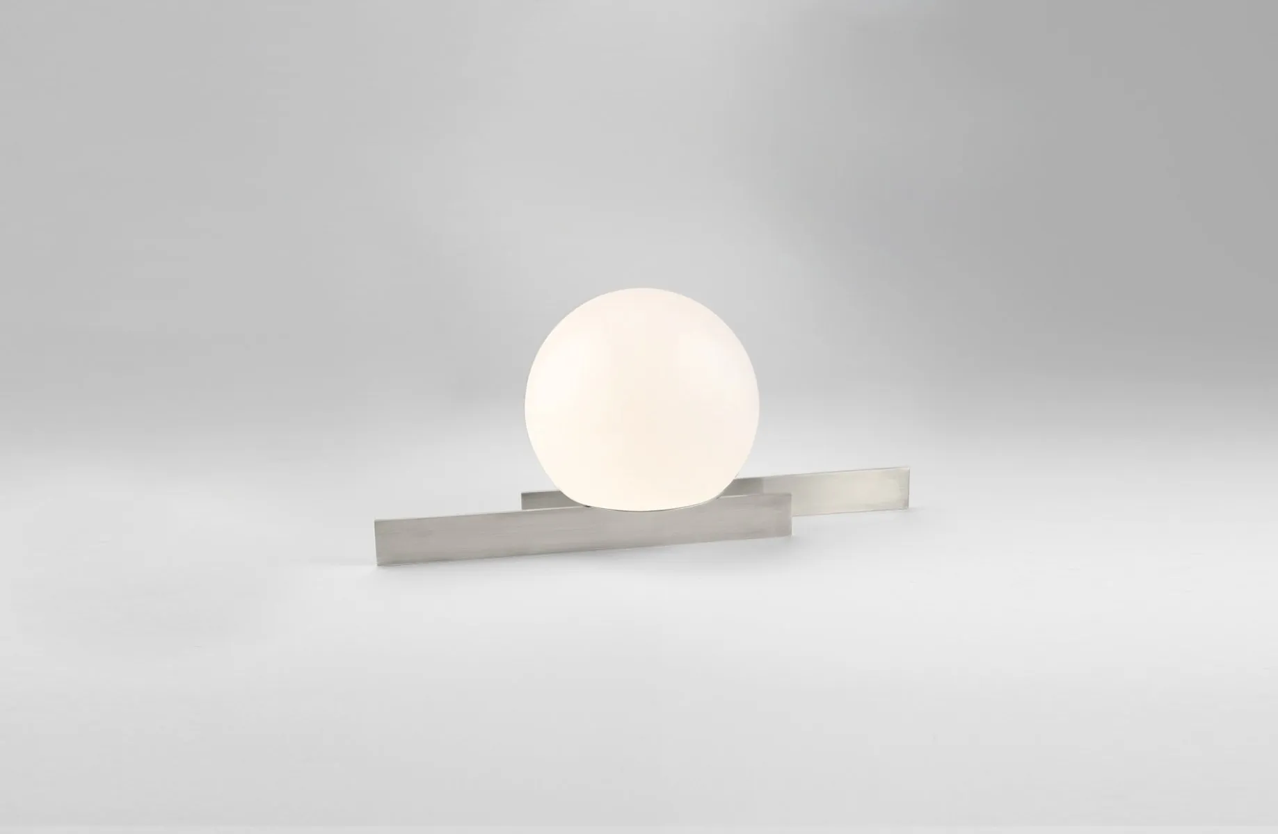 Somewhere In The Middle – Michael Anastassiades at Mesmetric