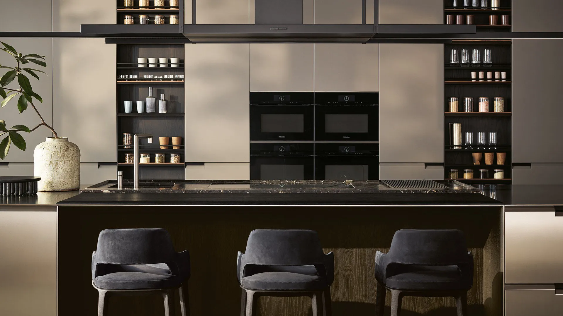 Sophie Lite Stool – Poliform at Mesmetric
