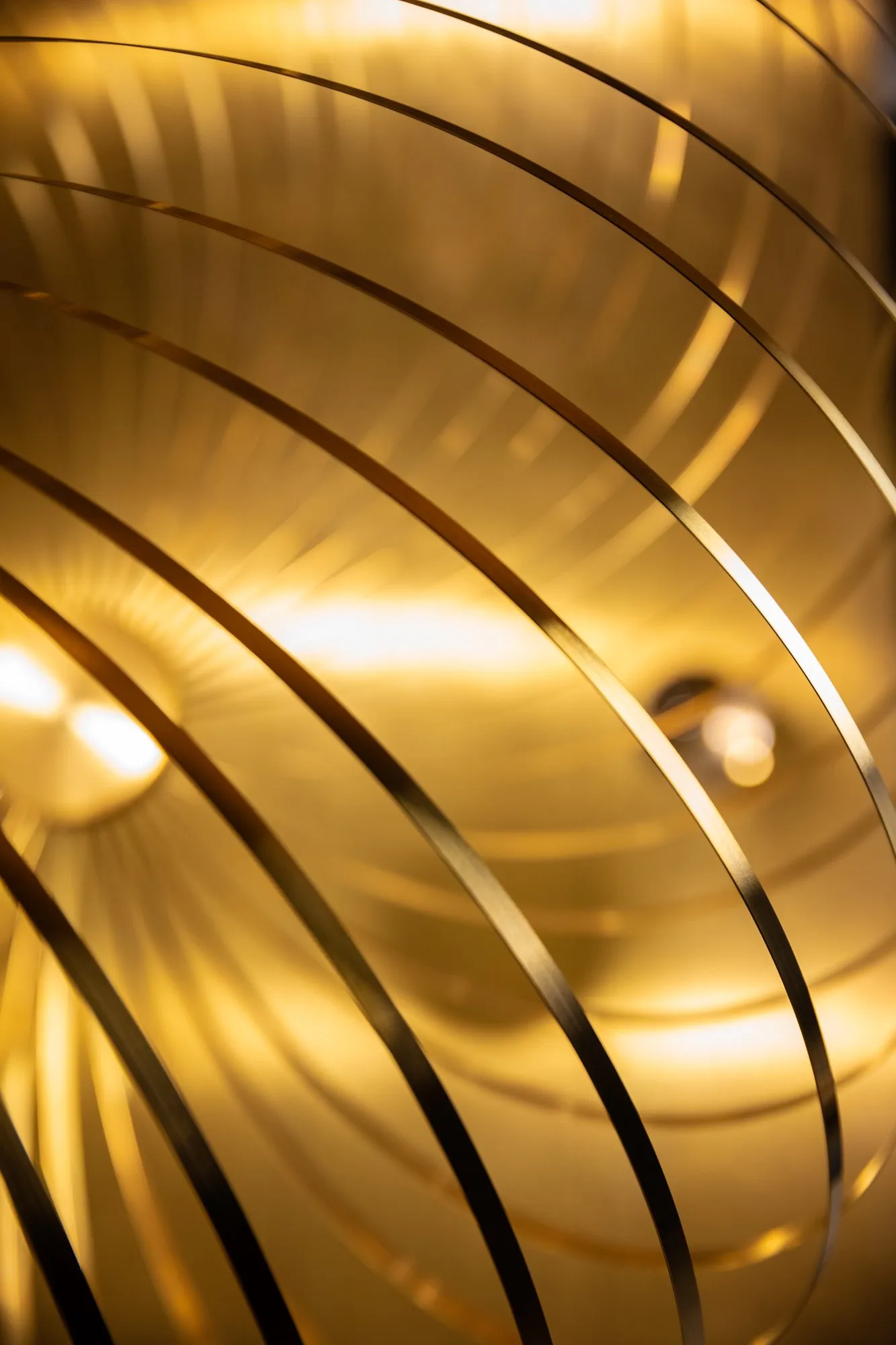 Spring Medium LED - Tom Dixon w Mesmetric
