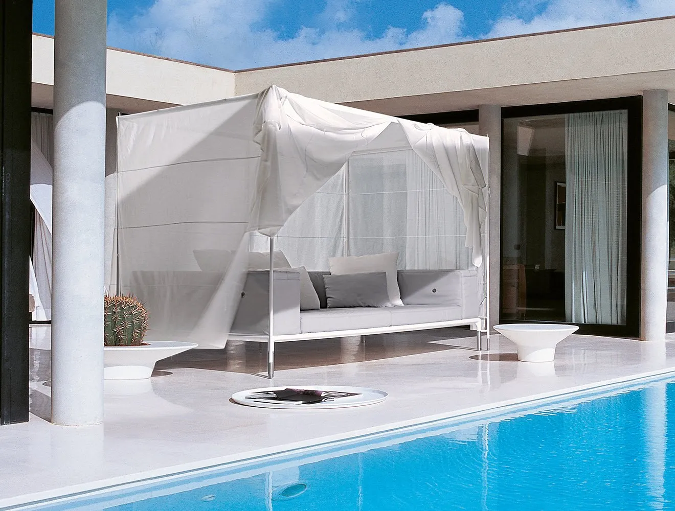 Springtime Outdoor - B&B Italia Outdoor w Mesmetric