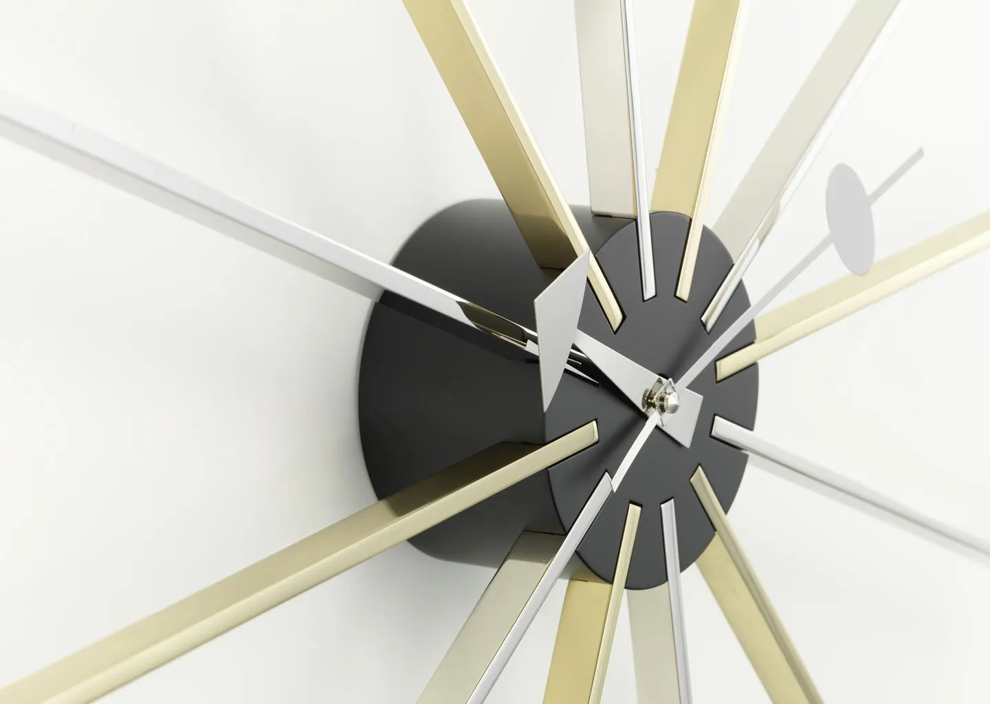 Star Clock – Vitra at Mesmetric