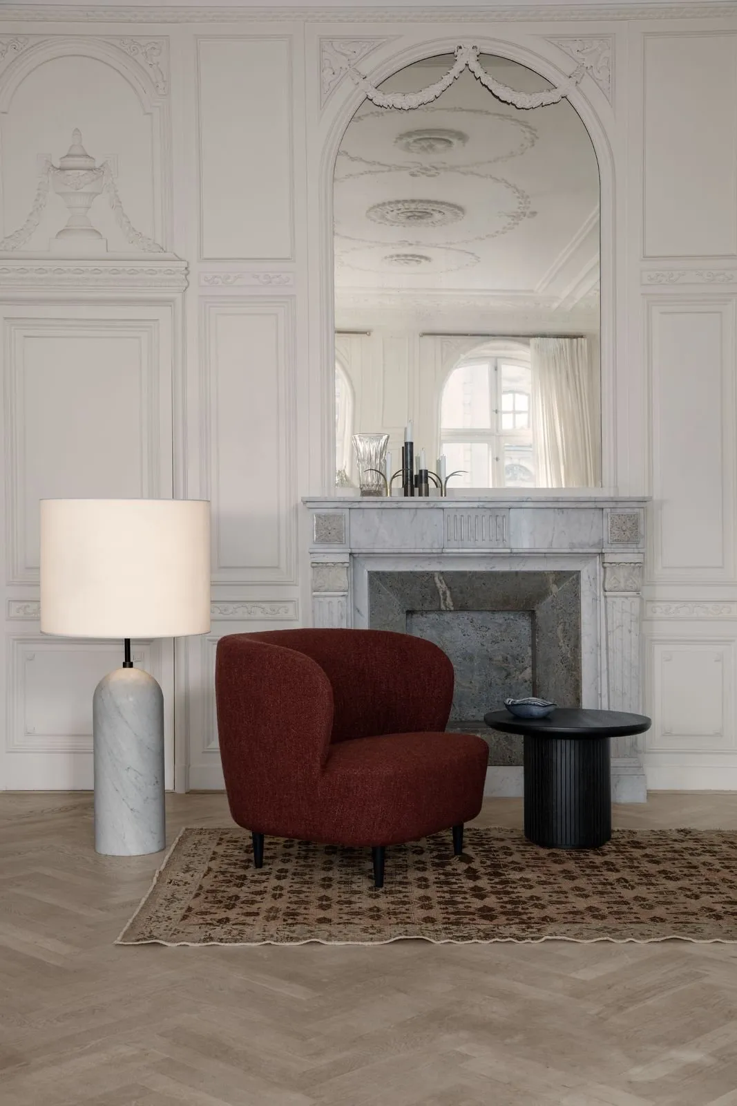 Stay lounge small