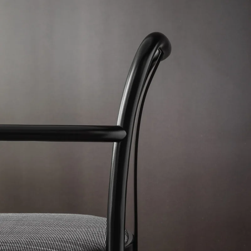 Sugiloo upholsterd - Gebrüder Thonet Vienna w Mesmetric