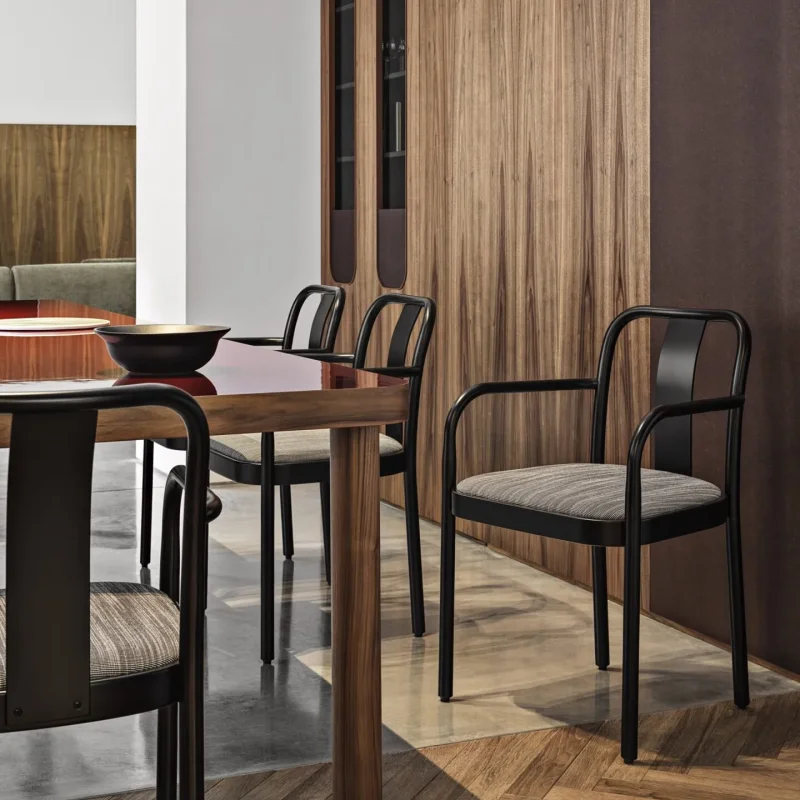 Sugiloo upholsterd - Gebrüder Thonet Vienna w Mesmetric
