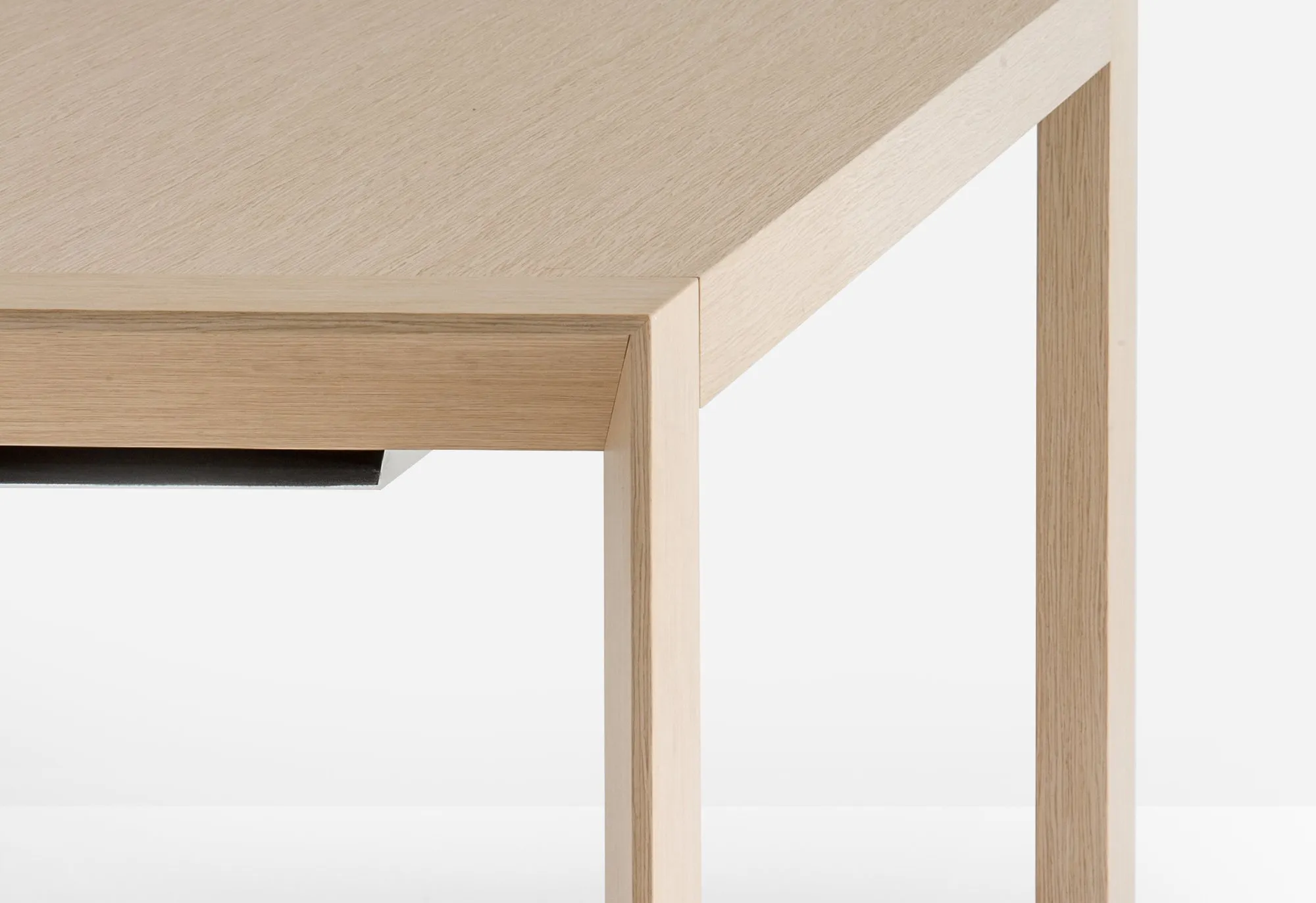 Surface - Pedrali w Mesmetric