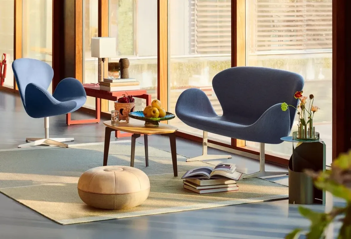 Swan - Fritz Hansen w Mesmetric