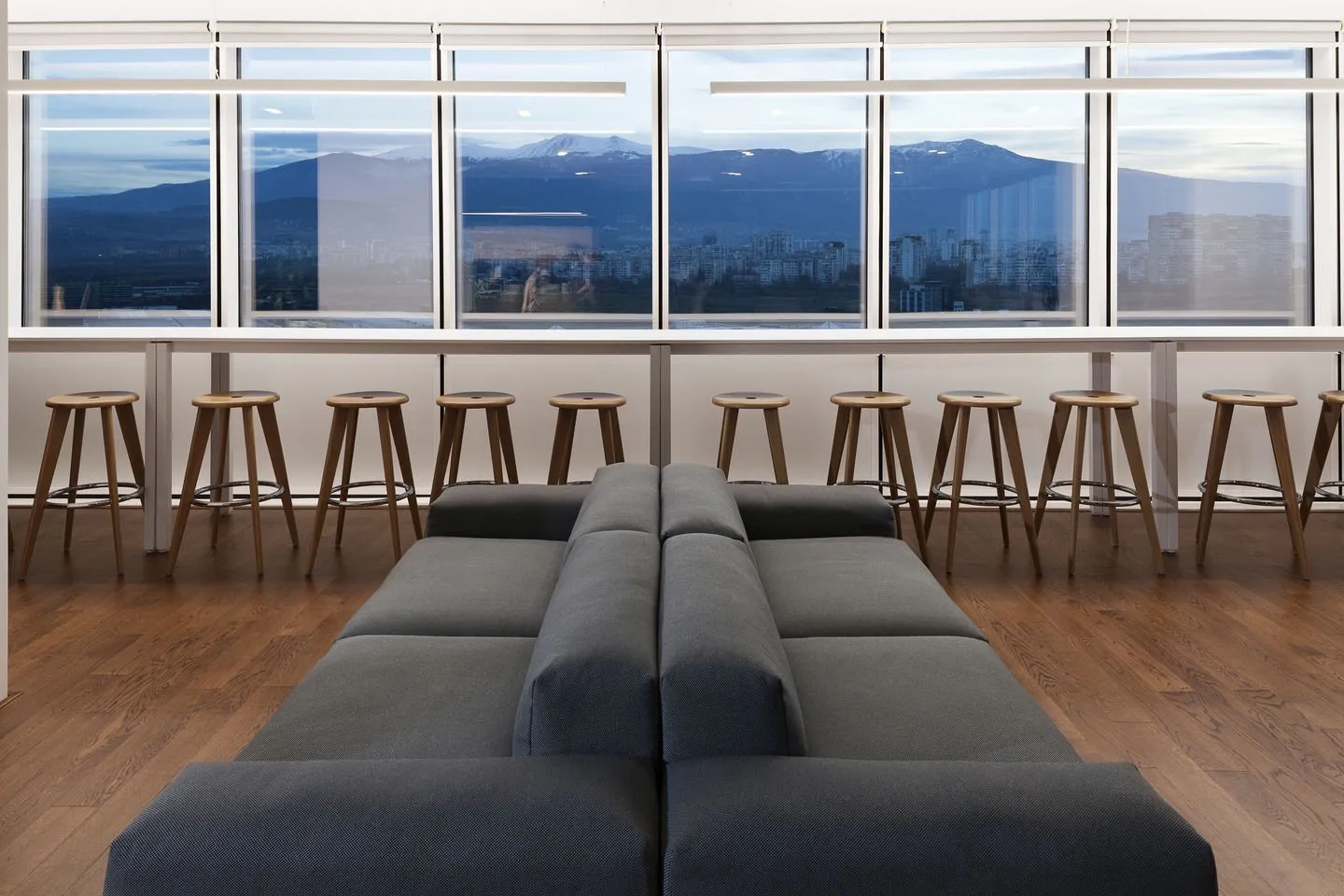 Tabouret Haut - Vitra w Mesmetric