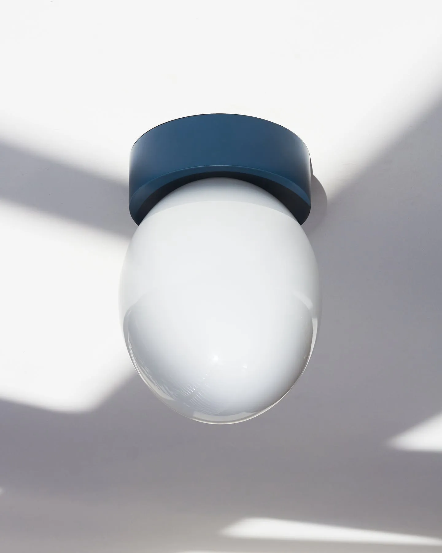The Philosophical Egg Short - Michael Anastassiades w Mesmetric