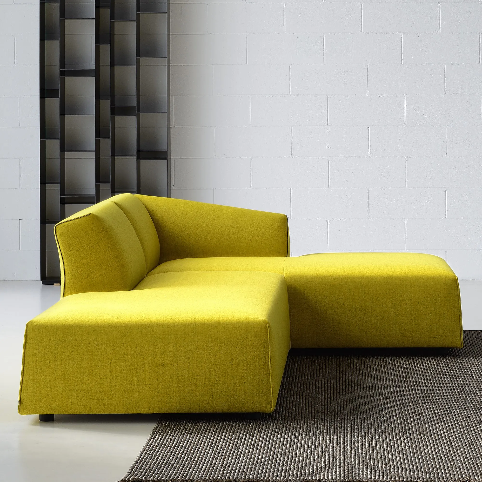 Thea - MDF Italia w Mesmetric