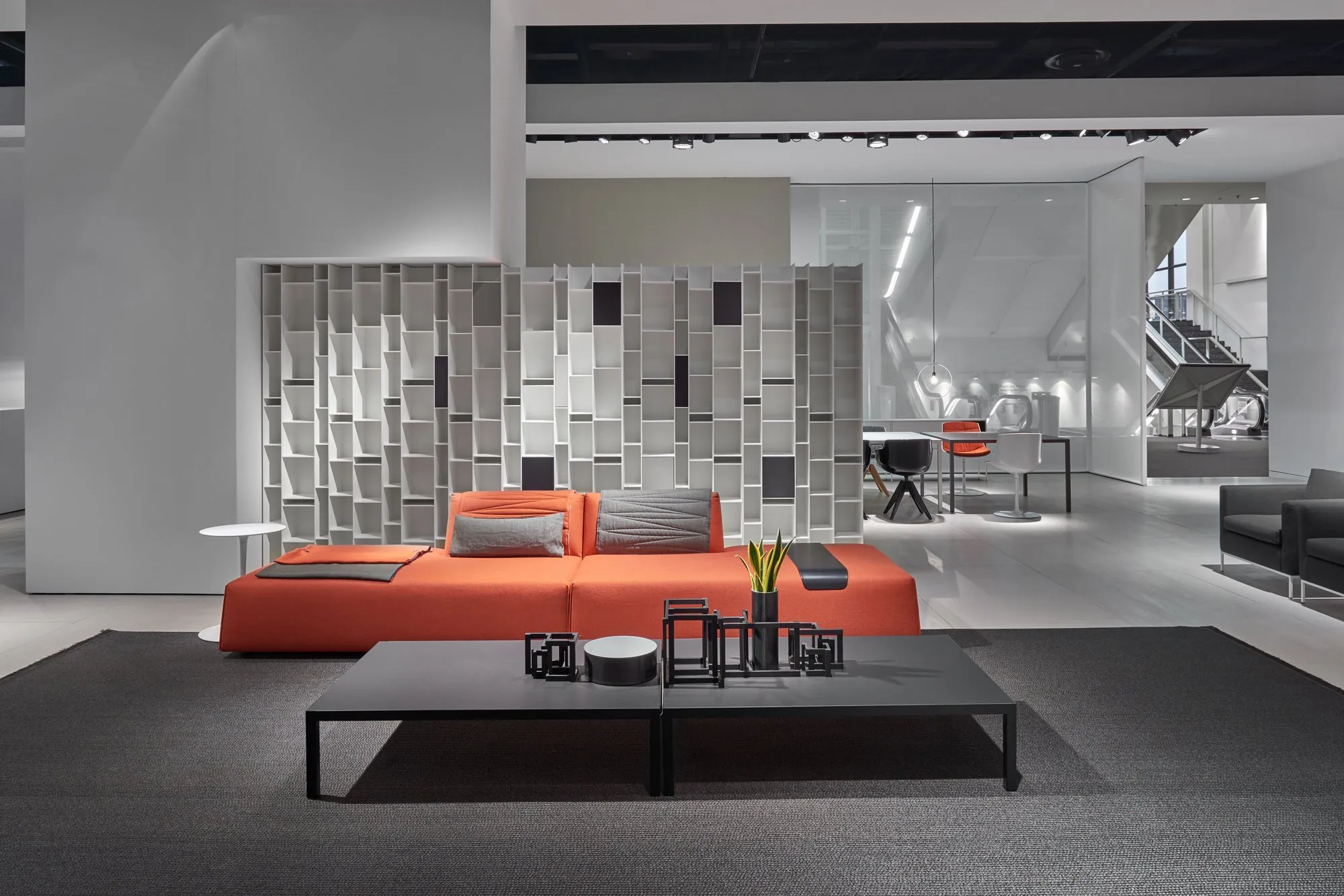 Thea - MDF Italia w Mesmetric