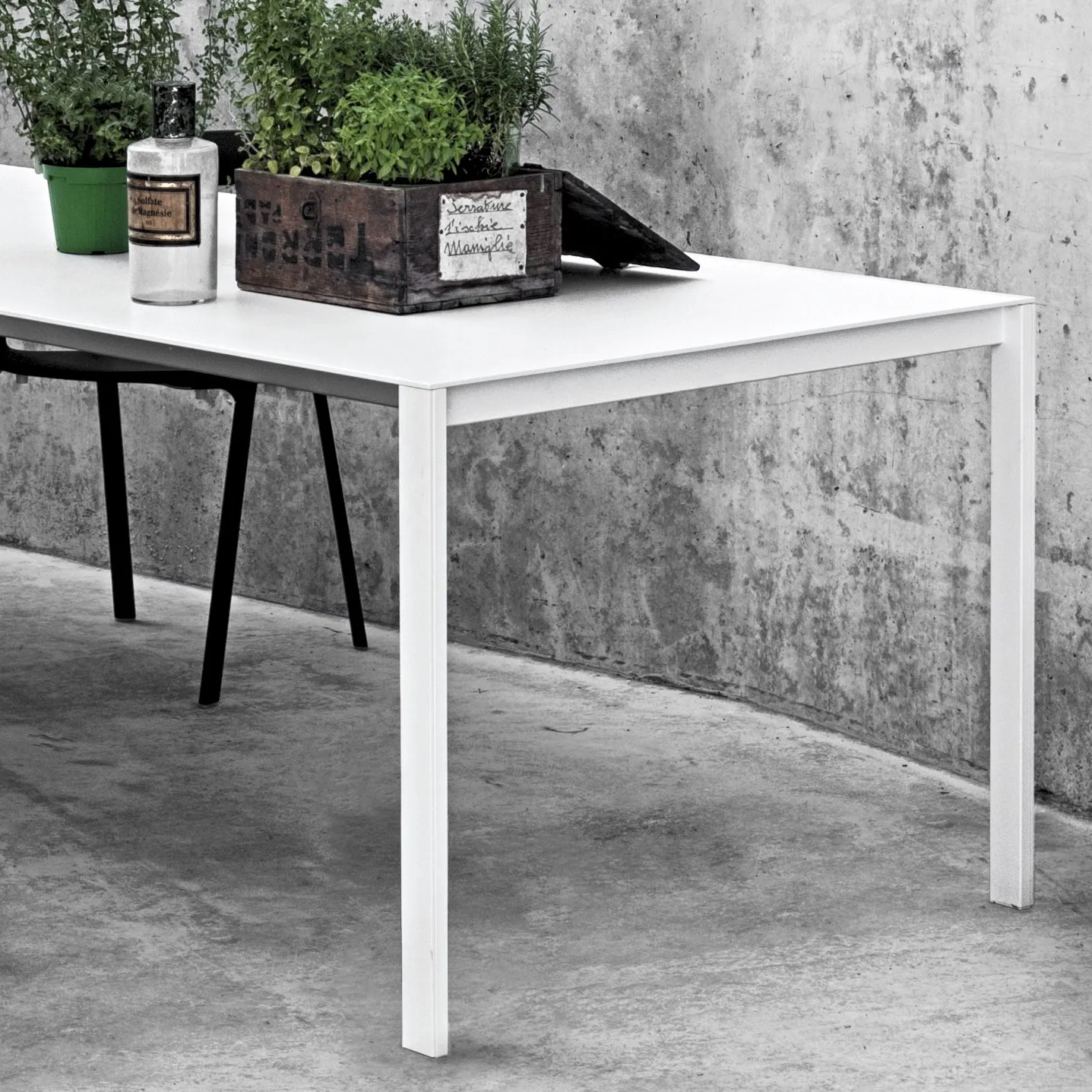Thin-K Extensible - Kristalia w Mesmetric