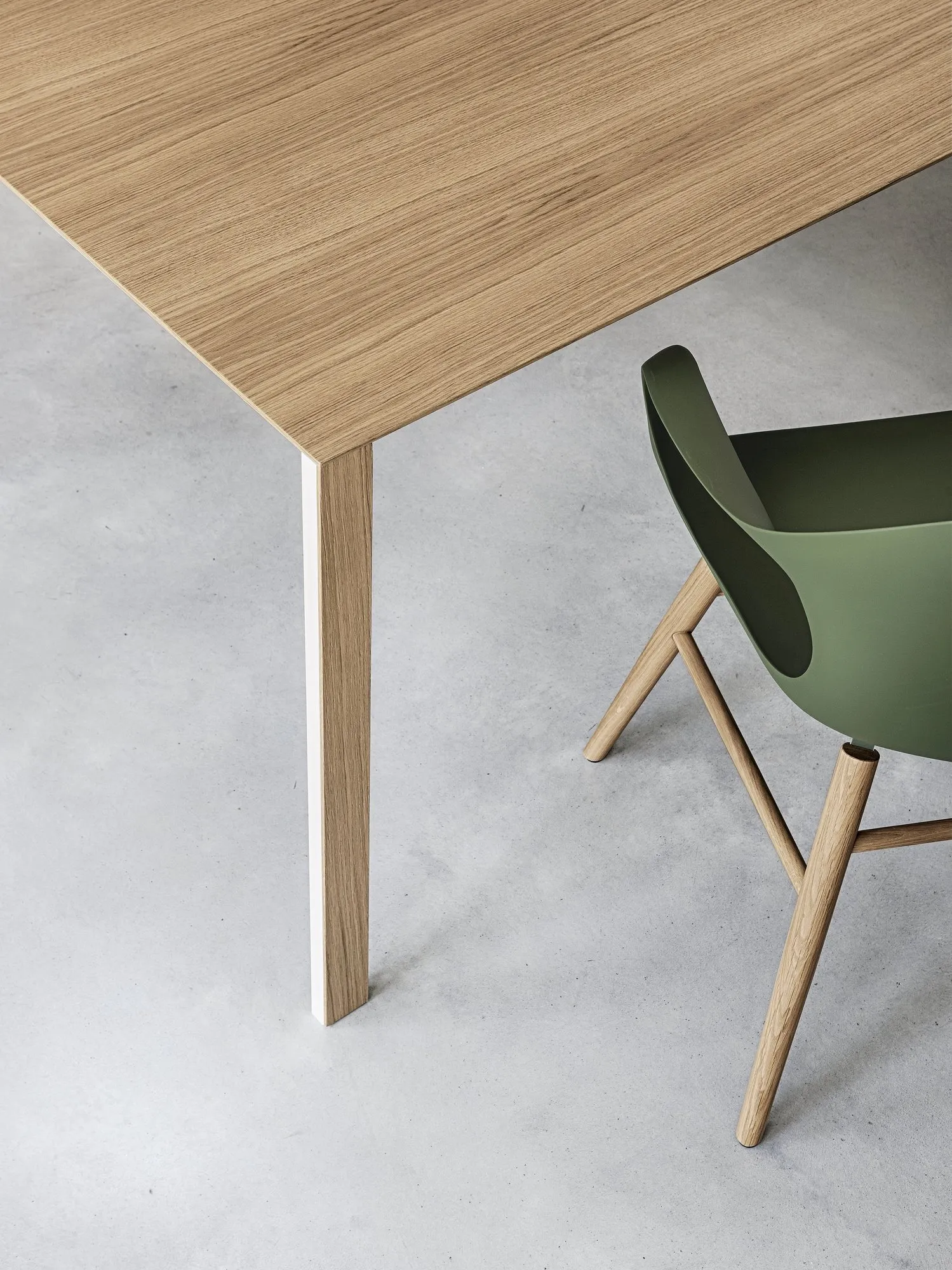 Thin-K Extensible - Kristalia w Mesmetric