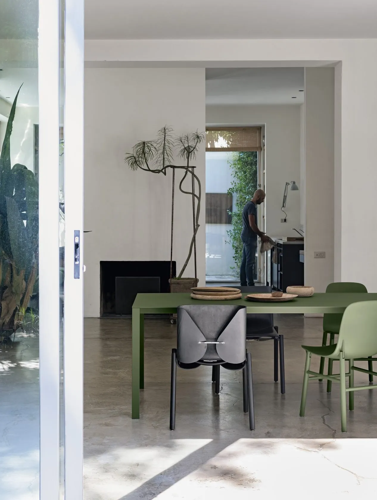 Thin-K Extensible - Kristalia w Mesmetric