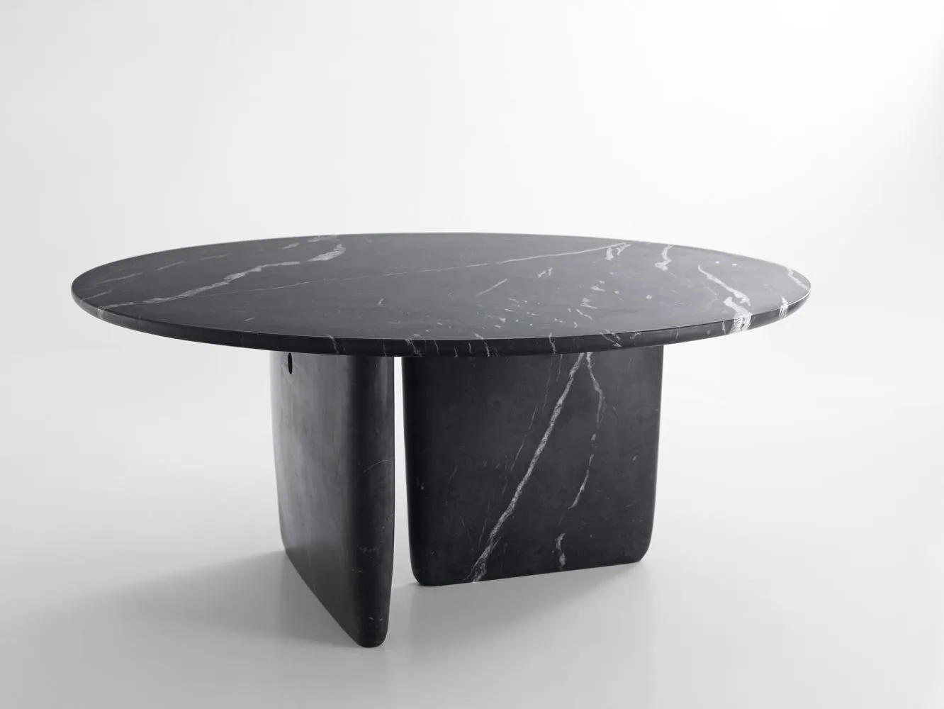 Tobi-Ishi – B&B Italia at Mesmetric