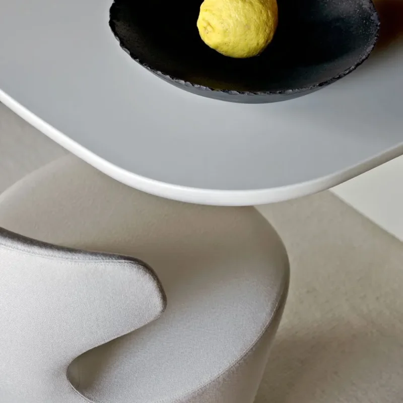 Tobi-Ishi - B&B Italia w Mesmetric