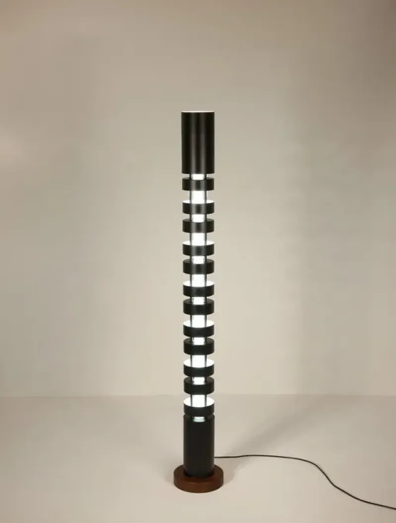 Totem – Serge Mouille at Mesmetric