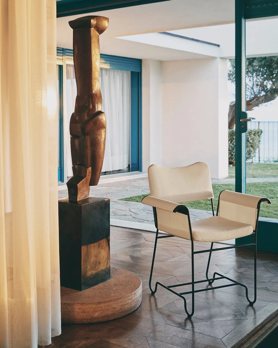 Tropique dining – Gubi.dk at Mesmetric