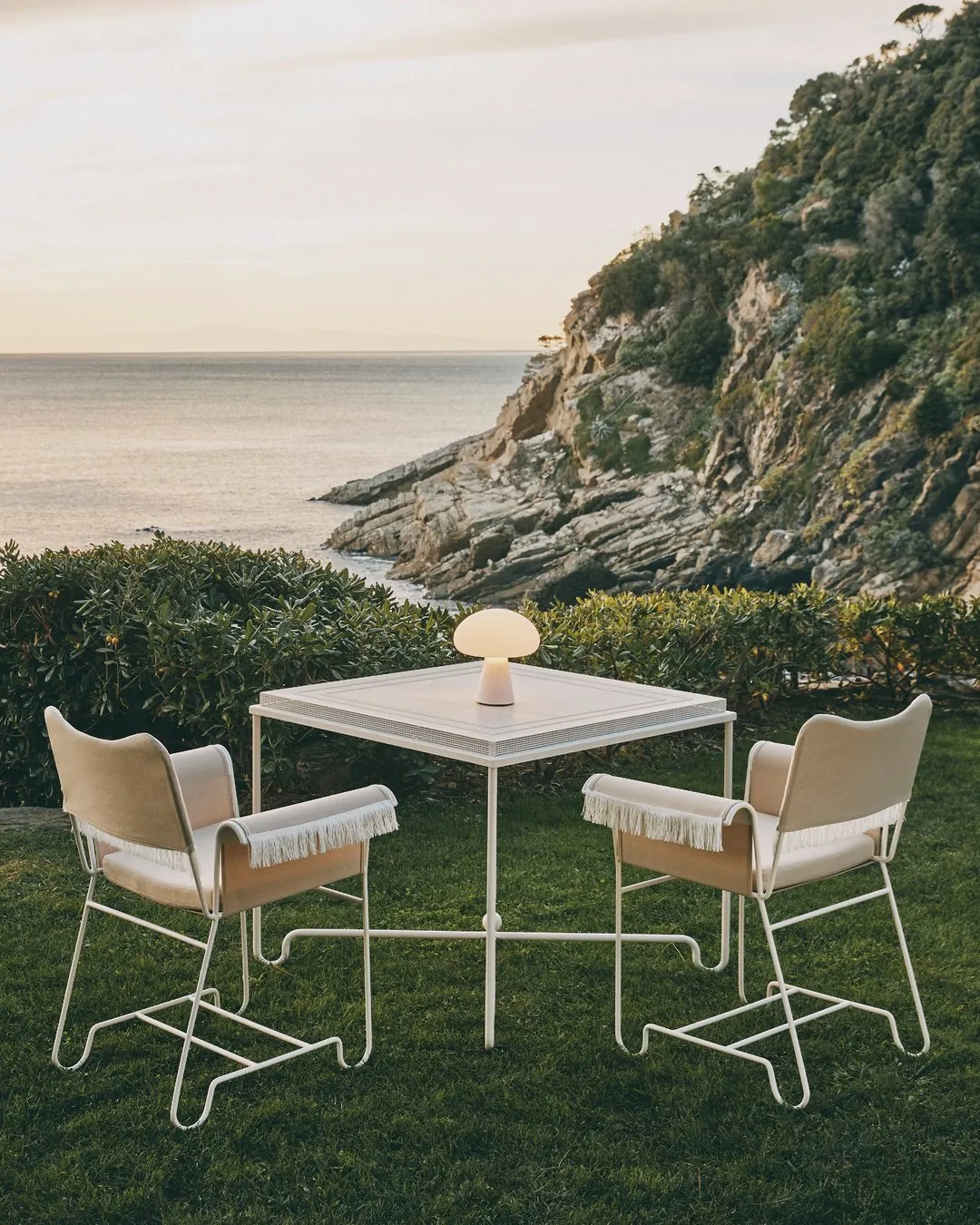 Tropique dining – Gubi.dk at Mesmetric