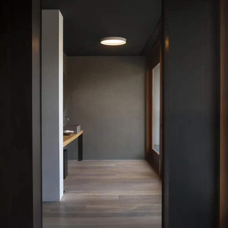Up round - Vibia w Mesmetric