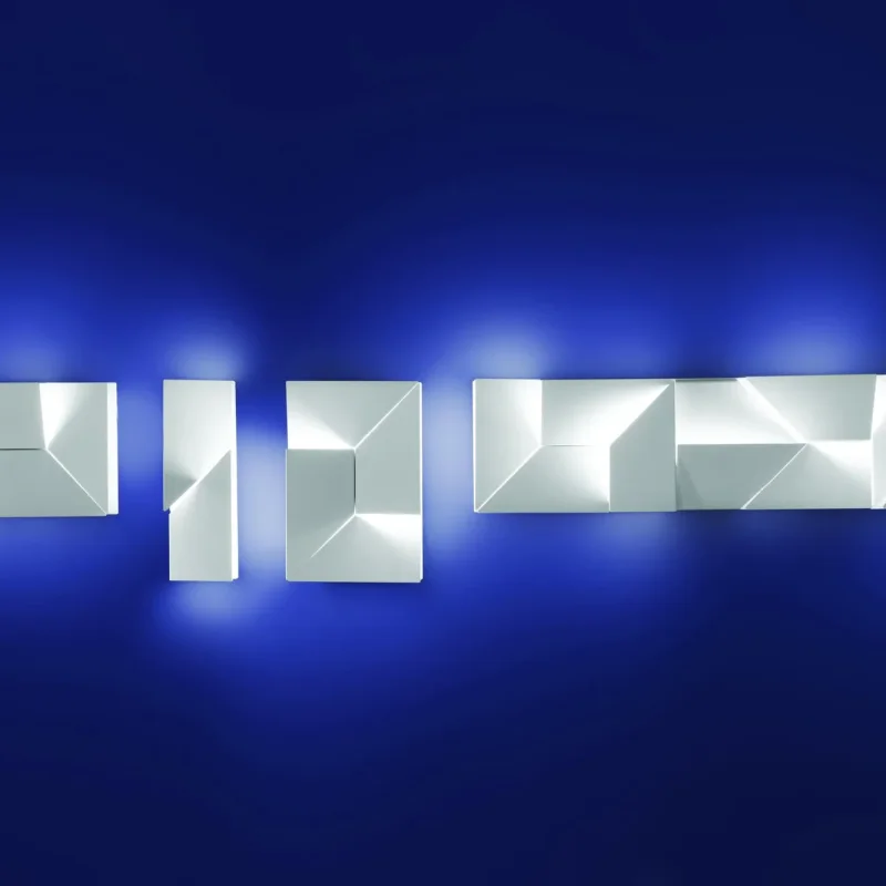 Wall Shadows Petit