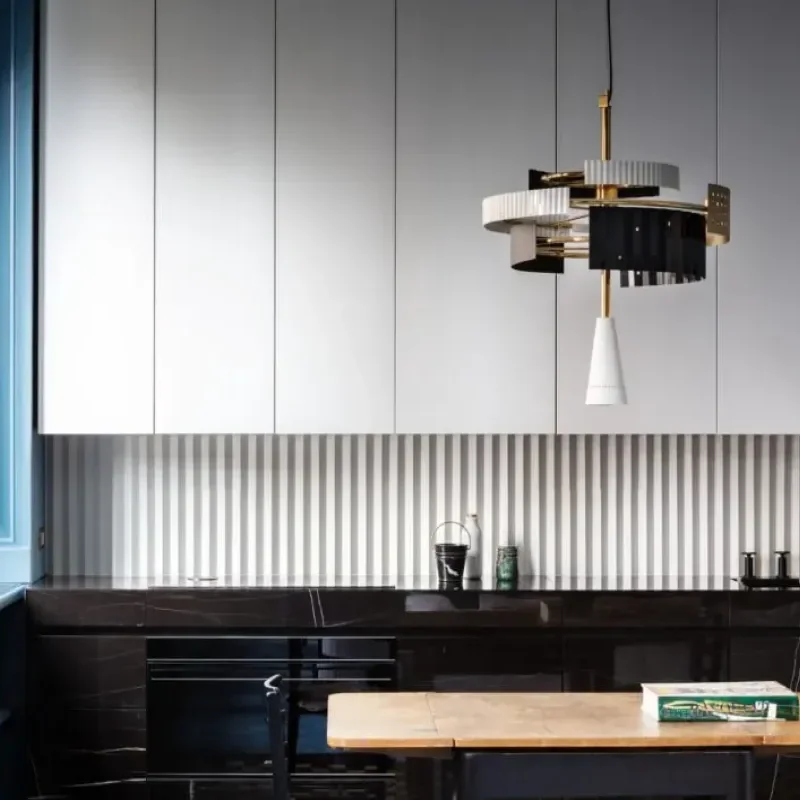 Wallie Chandelier - Tato w Mesmetric