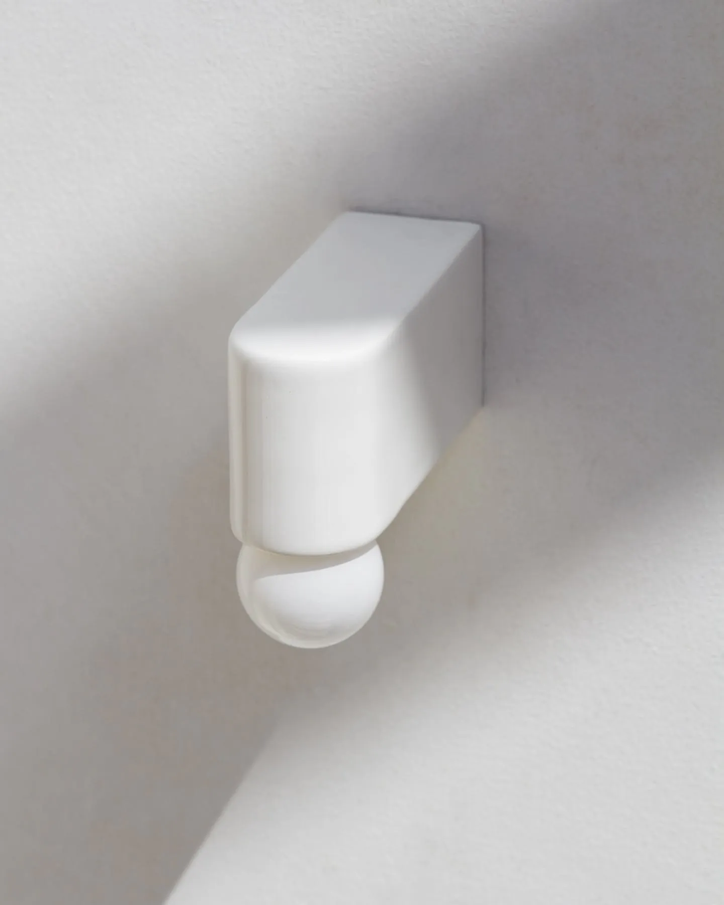 White Porcelain D2