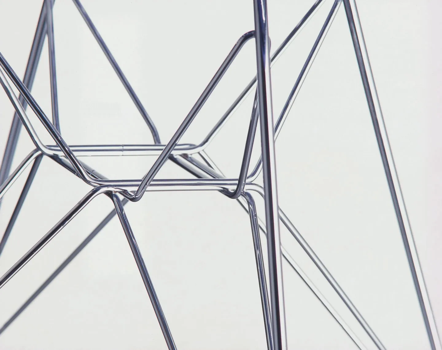 Wire Chair DKR - Vitra w Mesmetric