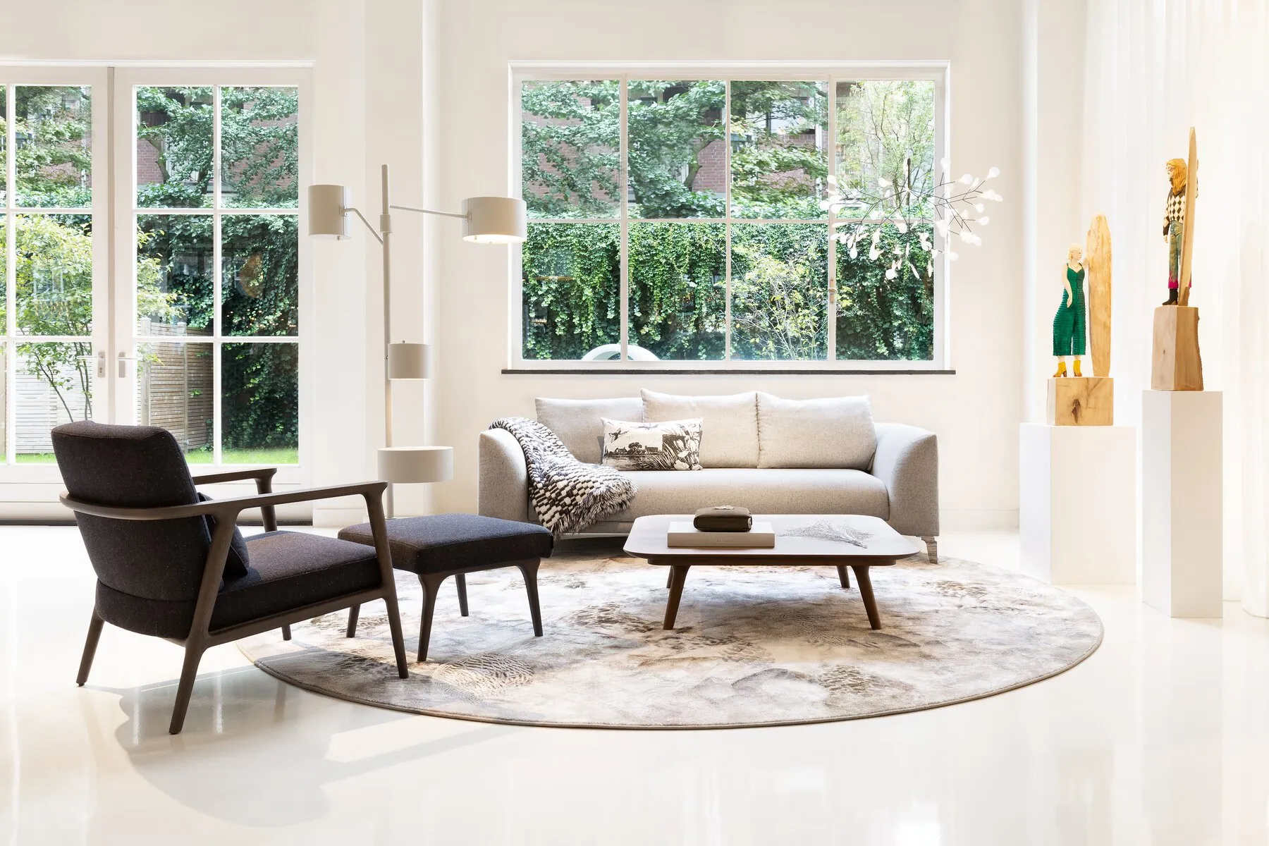 Zio Footstool