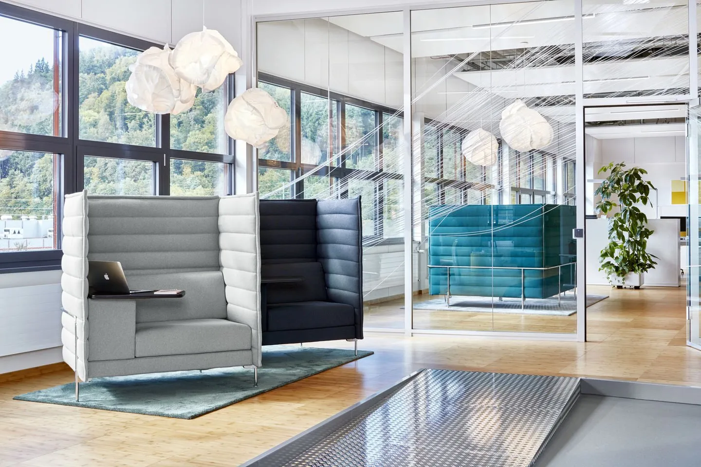 Alcove Plus Work - Vitra w Mesmetric
