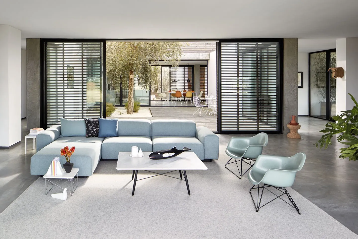 Eames Fiberglass LAR - Vitra w Mesmetric